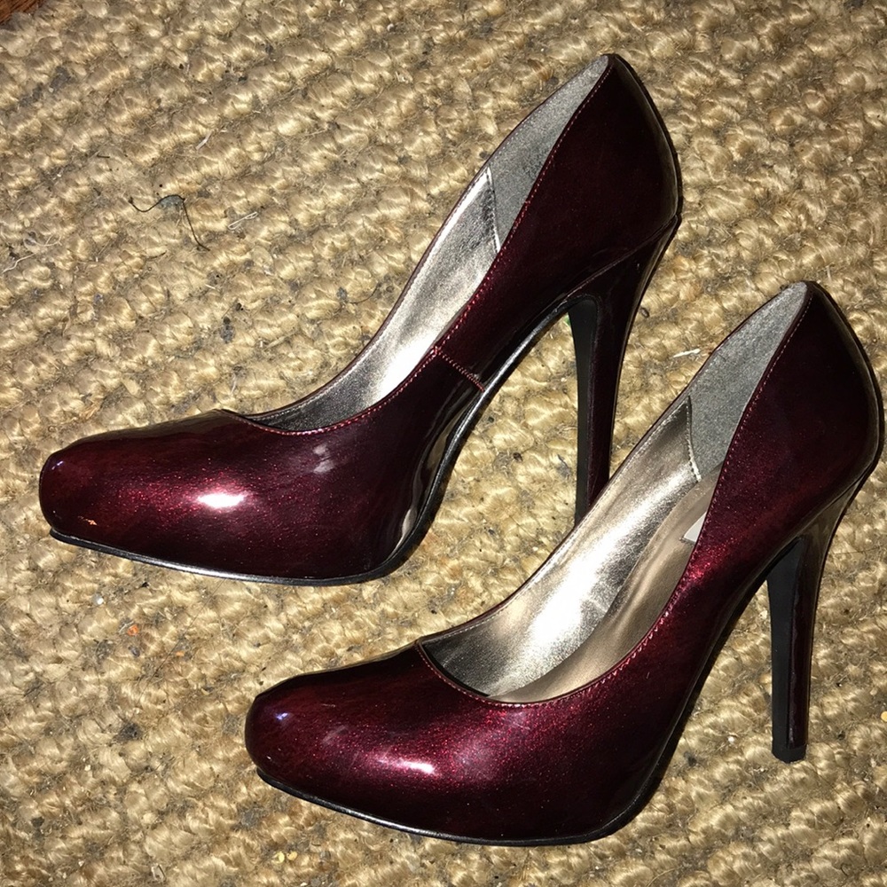 Steve Madden Burgundy Pump Heels